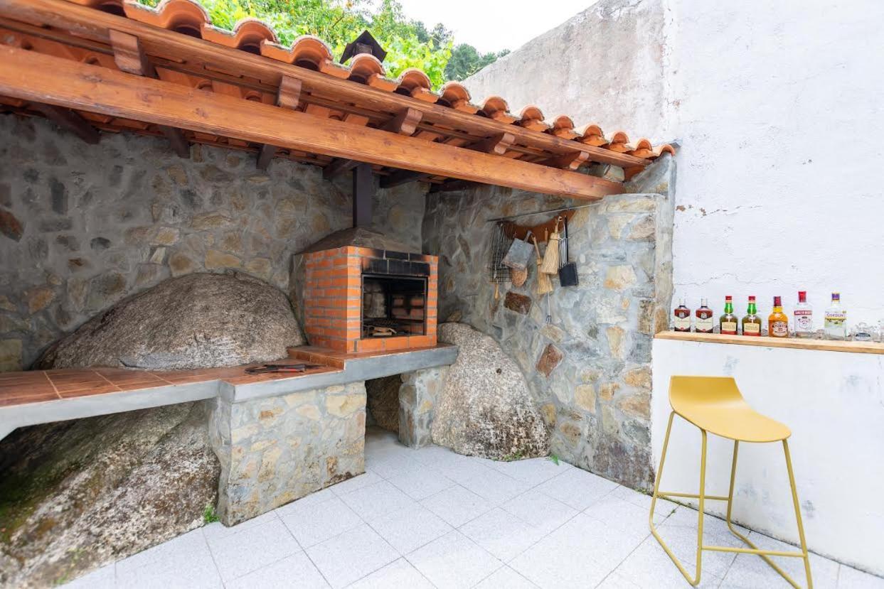 A Casa Da Rapariga De Cabelo Azul Lägenhet Manteigas Exteriör bild