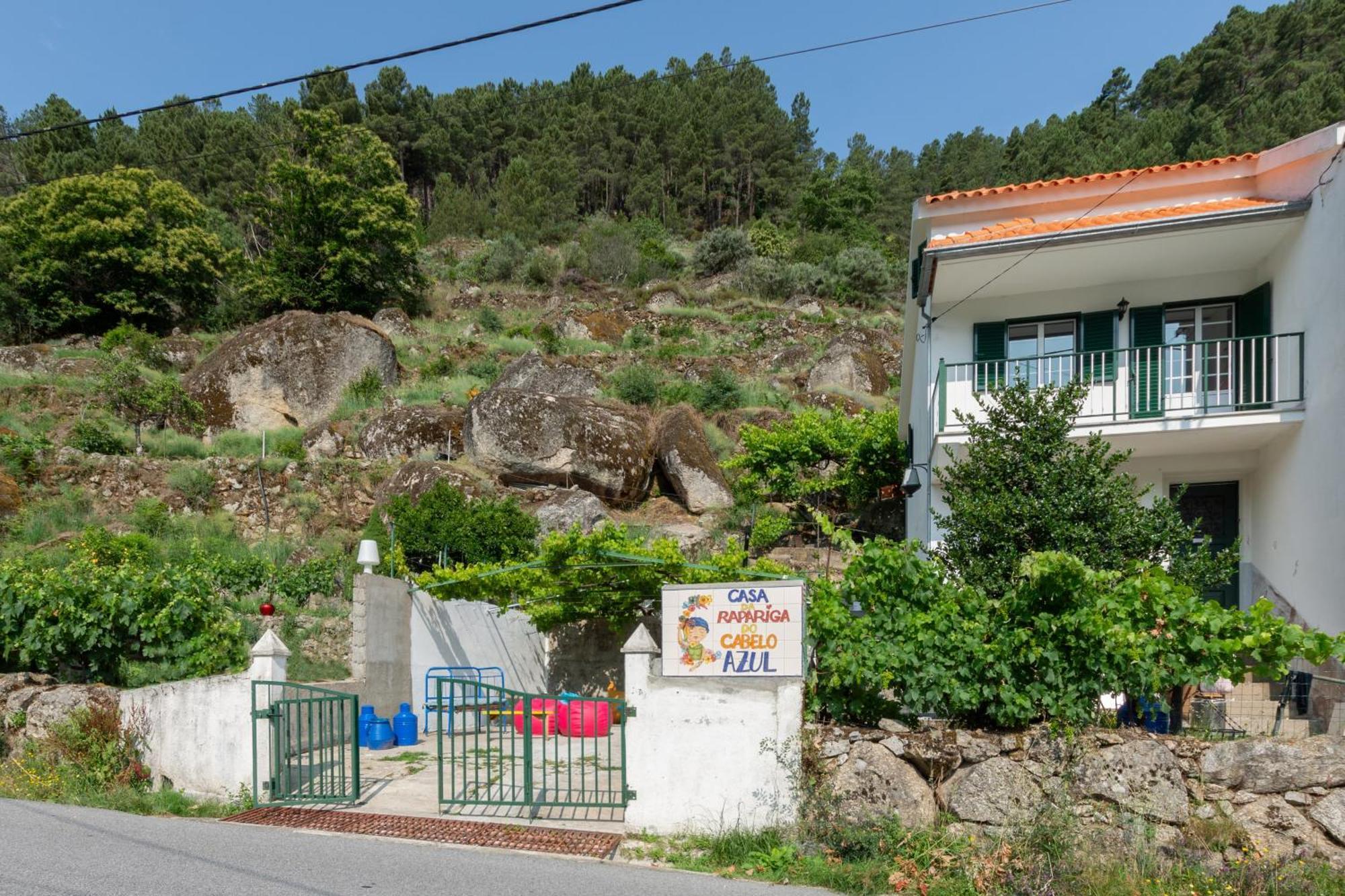 A Casa Da Rapariga De Cabelo Azul Lägenhet Manteigas Exteriör bild